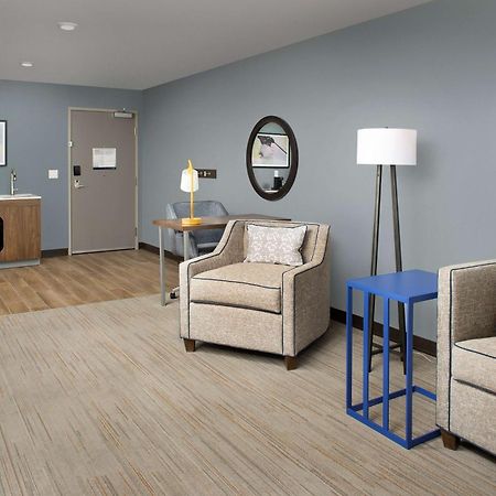 Hampton Inn Warroad, Mn Bagian luar foto