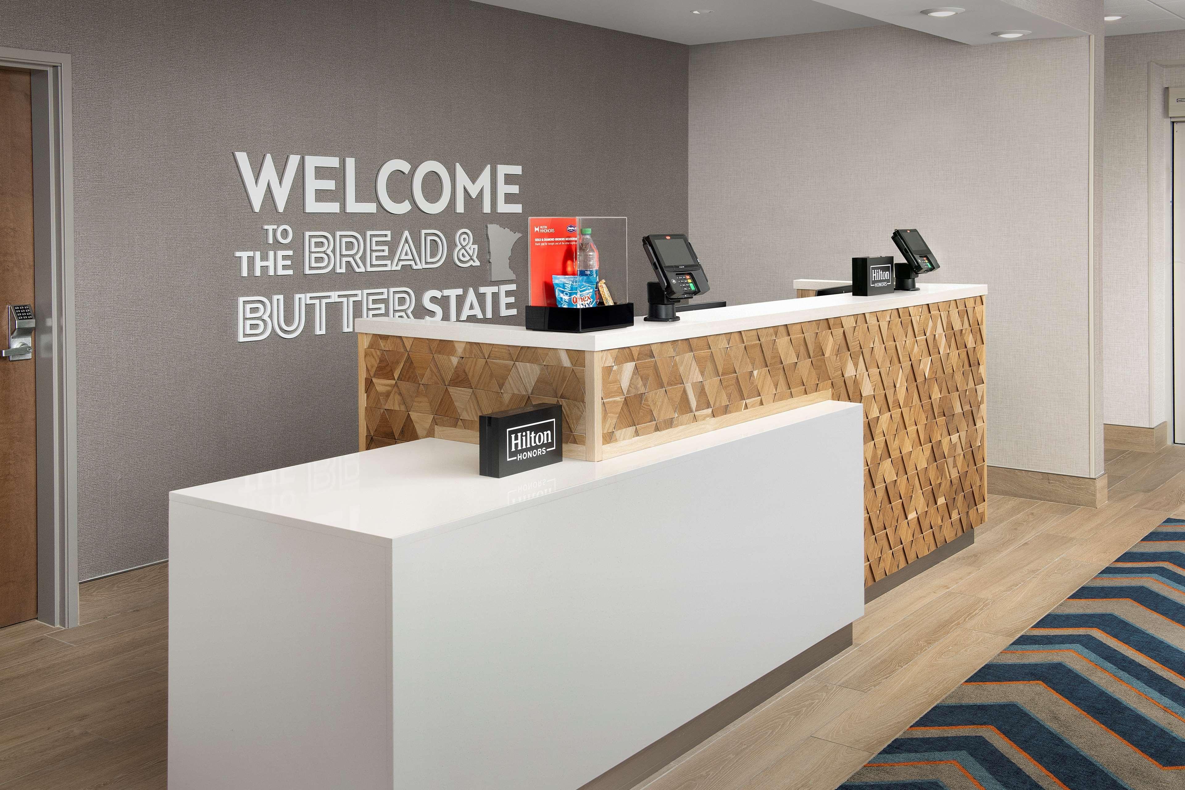 Hampton Inn Warroad, Mn Bagian luar foto