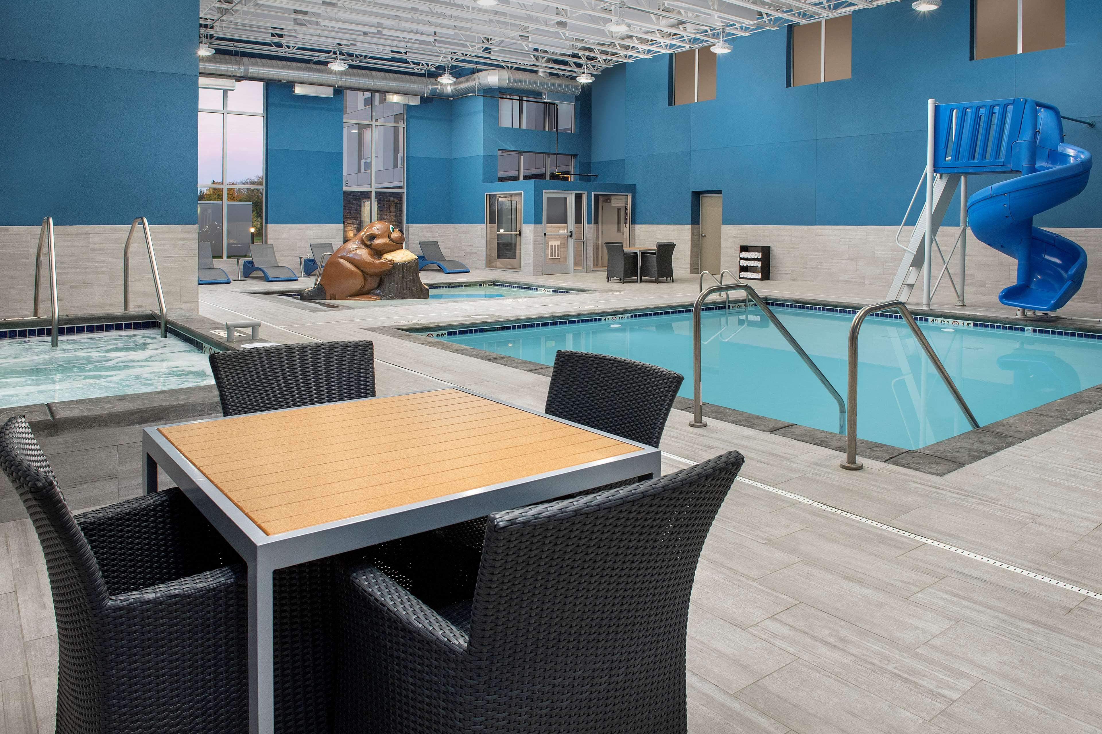 Hampton Inn Warroad, Mn Bagian luar foto